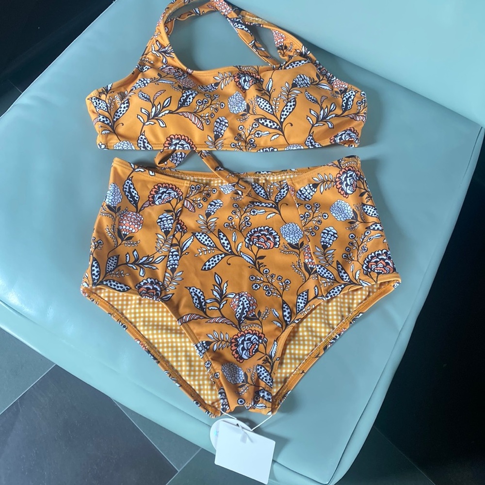 Women’s 2 piece swim suit